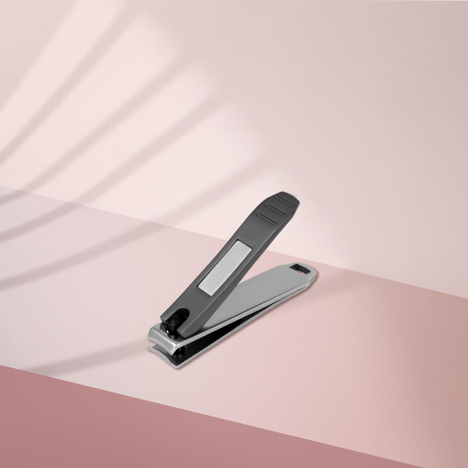 BEAUTY & CARE 50 Mat Saplı ve Törpülü Tırnak Makası (Küçük)